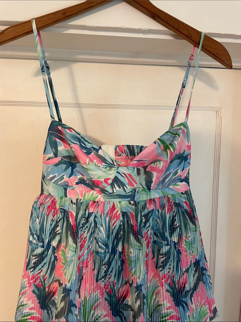 Saylor Pleated Floral Mauve Maxi Dress size Small - Picture 7 of 15